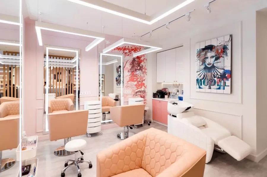 Салон красоты Studio 13 beauty в Краснодаре: Детская стрижка, Сложное окрашивание волос, Дизайн ногтей, Аппаратный маникюр, Педикюр, Мужской маникюр, Ламинирование ресниц, Наращивание гелем,