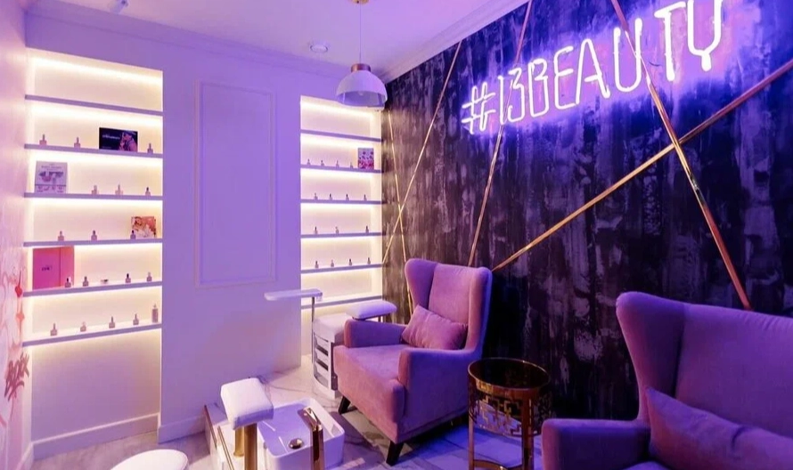 Салон красоты Studio 13 beauty в Краснодаре: Детская стрижка, Сложное окрашивание волос, Дизайн ногтей, Аппаратный маникюр, Педикюр, Мужской маникюр, Ламинирование ресниц, Наращивание гелем,