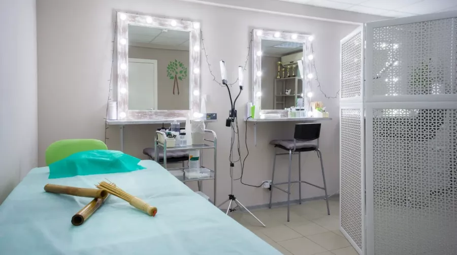Студия оформления бровей и ресниц Bocharova Brows в Краснодаре: Перманентный макияж, Ламинирование ресниц, Коррекция бровей, Ламинирование бровей, Окрашивание ресниц, Окрашивание бровей, Наличный расчёт, Оплата картой,