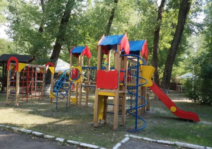 База отдыха "Изумруд".