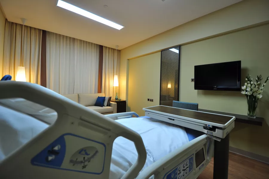 Больница Al Zahra Hospital Dubai в Дубаи: Врачи , Медицинская помощь , Скорая помощь , Лечение , Терапия ,