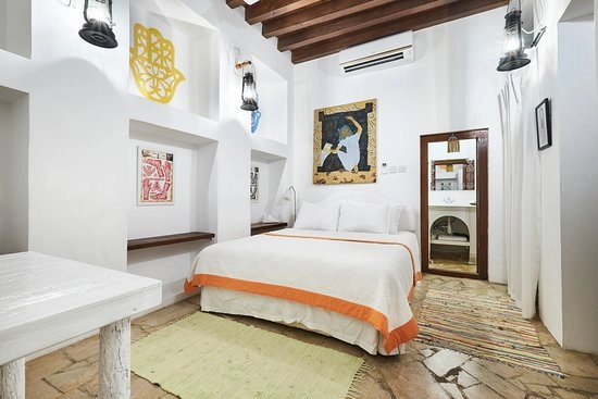 Отель Xva Art Hotel 3* в Дубаи: Дизайнерский отель , Уютные номера , Галлерея в отеле , Атмосферный отель , Зеленый дворик,