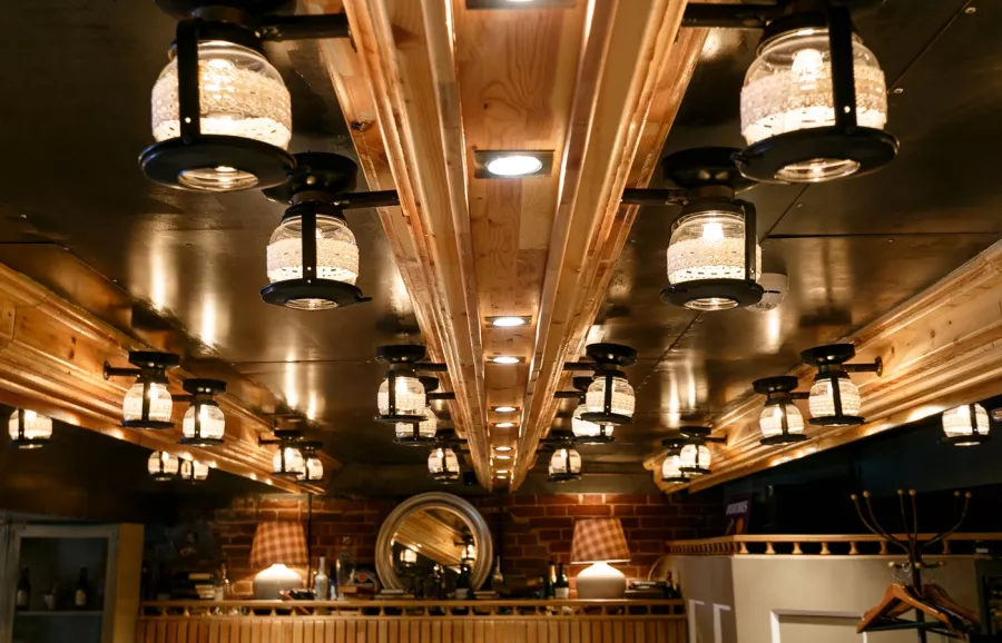 Ресторан Schneider Weisse Brauhaus в Ростове-на-Дону: Ресторан, Кафе, Классическая кухня, Немецкую кухня, Доставка,