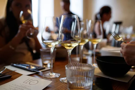 Ресторан «LEO Wine&Kitchen»