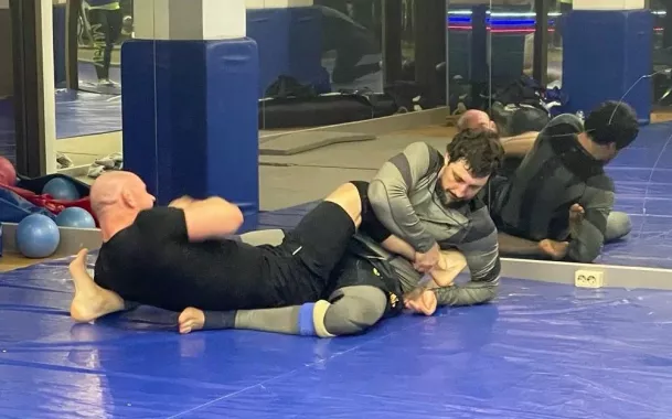 Спортивный клуб "Submission Grappling Club".