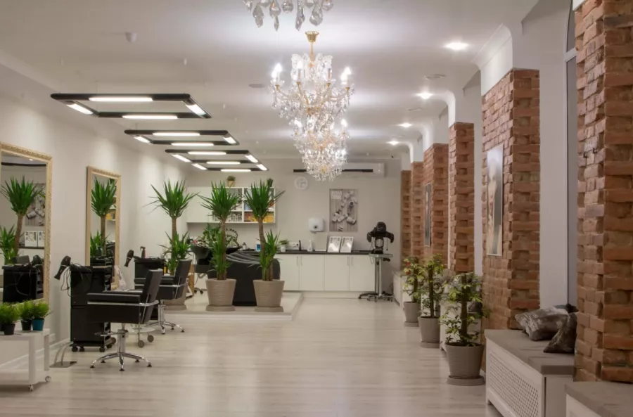 Салон красоты Дюна SPA в Краснодаре: Детская стрижка, Наращивание волос, Плетение кос, Афрокудри, Прикорневой объём волос, Сложное окрашивание волос, Стрижка бороды, Свадебные прически,