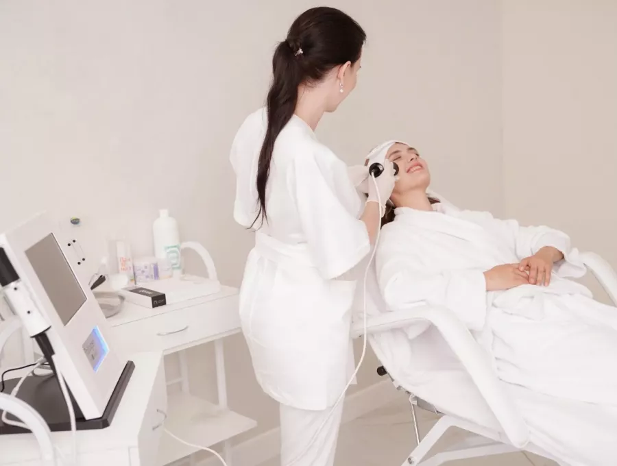 Клиника косметологии и медицины 22 G Clinic в Краснодаре: Инъекционные процедуры, Чистка лица, Антицеллюлитный массаж, Лимфодренаж, Лазерная эпиляция, Коррекция бровей, Оздоровительный массаж, Релаксирующий массаж,