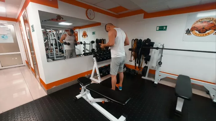 ​Фитнес-клубы "Old school gym".