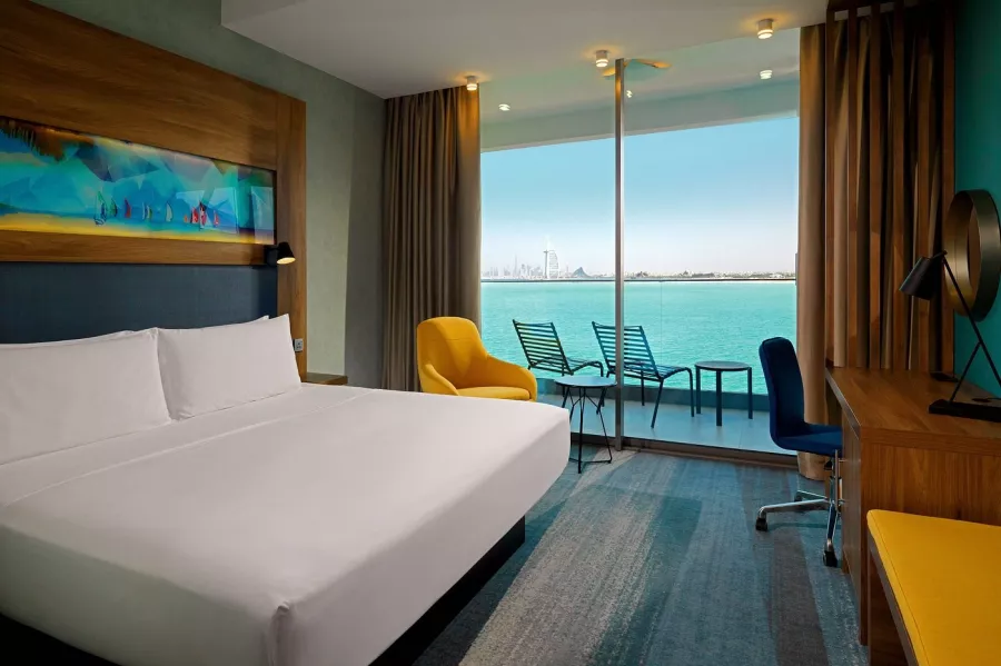 Отель Aloft Palm Jumeirah 4* в Дубаи: Прибрежный отель , Бар на крыше , Бассейн , Фитнес , Конференц-зал,