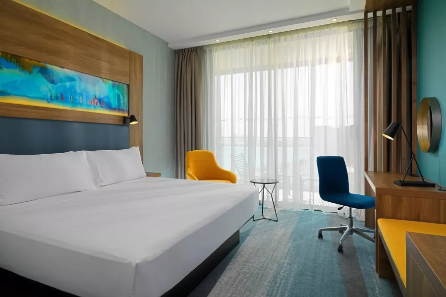 Отель Aloft Palm Jumeirah 4* в Дубаи: Прибрежный отель , Бар на крыше , Бассейн , Фитнес , Конференц-зал,