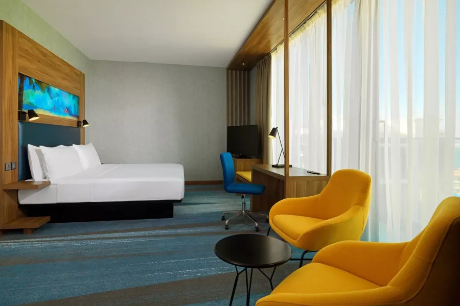 Отель Aloft Palm Jumeirah 4* в Дубаи: Прибрежный отель , Бар на крыше , Бассейн , Фитнес , Конференц-зал,