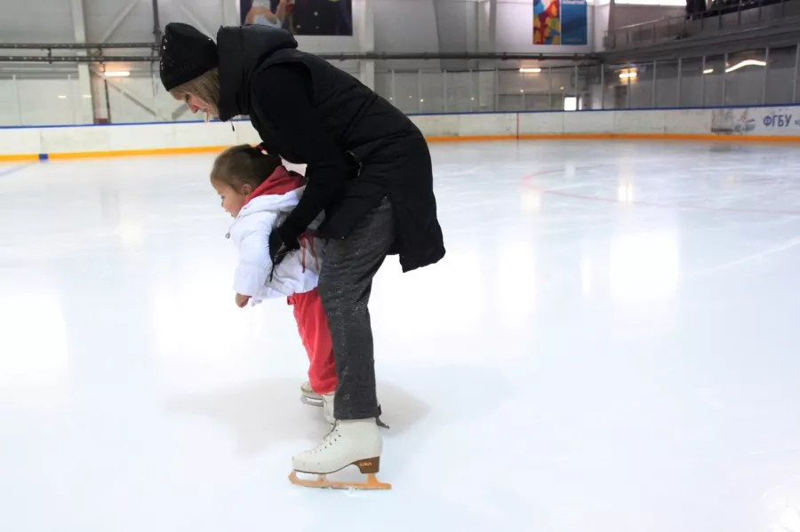 Клуб фигурного катания Аксель в Адлере: Танцы, Групповые занятия, Фигурное катание, Тренер,