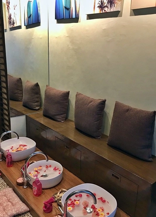 Салон Красоты Aloha Mana Spa & Cafe в Себу: Nail art, Кафе, Cafe, Massage, Массаж,