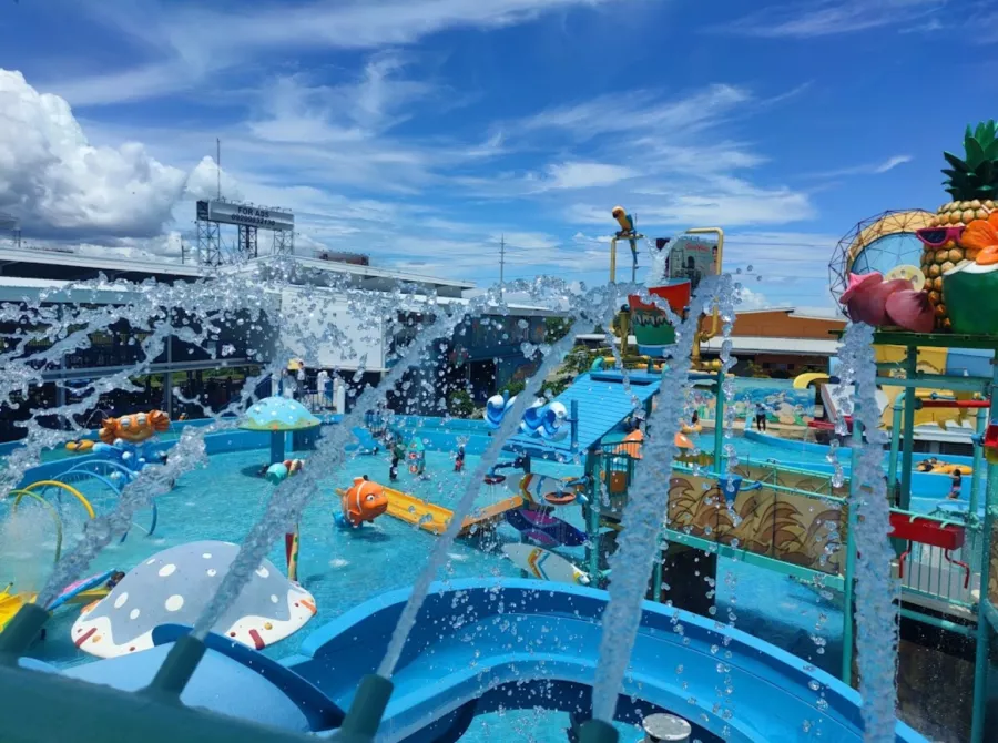 Аквапарк WaterWorld Cebu  в  Себу