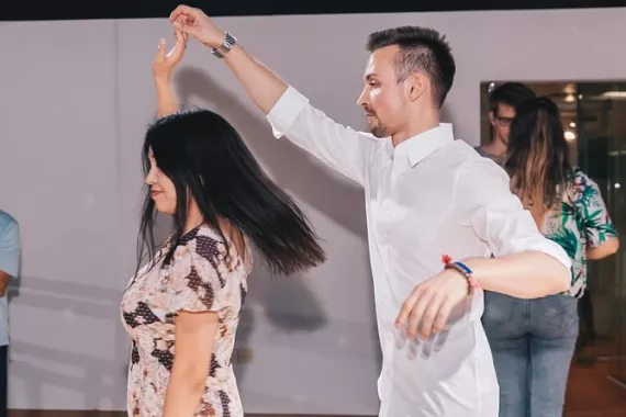 Школа танцев "Dance Studios JLT"