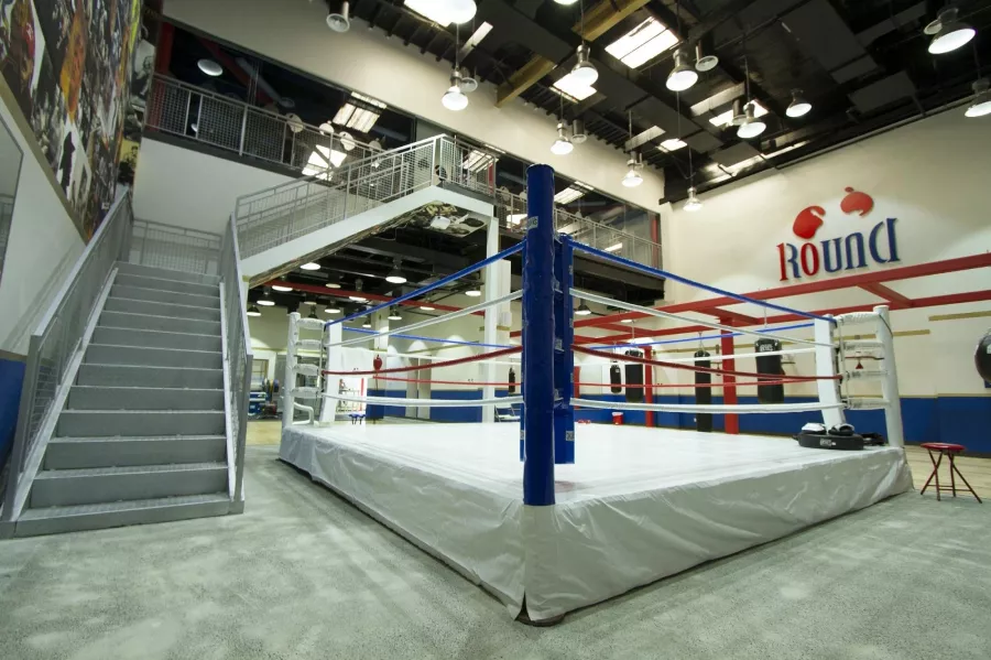 Школа бокса Round 10 Boxing Club в Дубаи: Кикбоксинг , Тренировки по боксу , Похудение в зале , Боксер , Боксерская груша ,