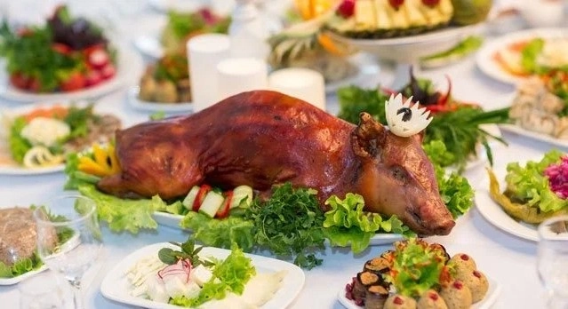Кафе Баязет в Адлере: Кофе, Банкетный зал, Завтрак, Грузинская кухня, Русская кухня, Блюда на мангале, Бизнес-ланч,