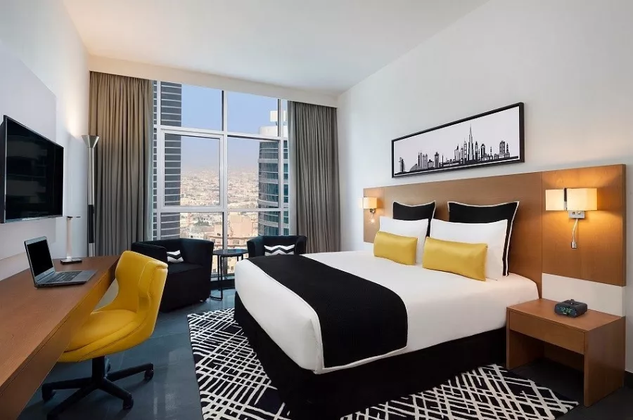 Отель Tryp by Wyndham Dubai 4* в Дубаи: Отель в центре , Открытый бассейн , Конференц-зал, Комфортные номера , Ресторан при отеле ,