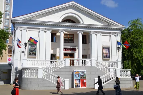 Кинотеатр Россия  в  Туапсе