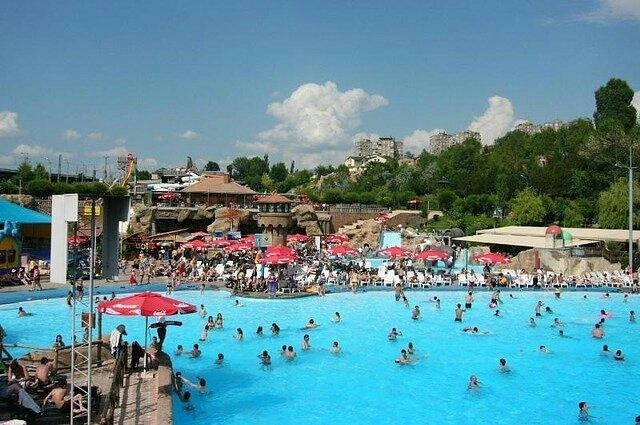 Аквапарк в Ереване Water World в Ереване: Аттракционы, Пенные Вечеринки, Гидромассажные Ванны, Семейный отдых,