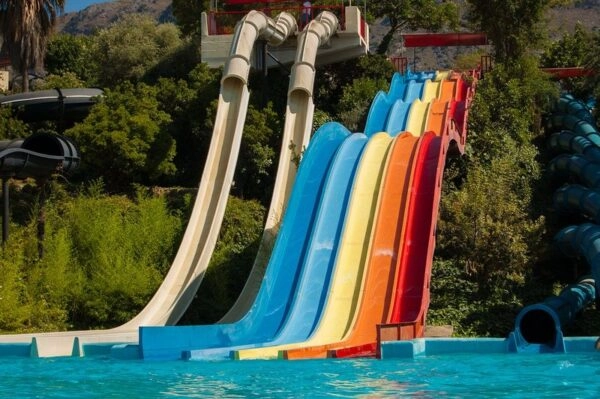 Аквапарк в Ереване Water World в Ереване: Аттракционы, Пенные Вечеринки, Гидромассажные Ванны, Семейный отдых,