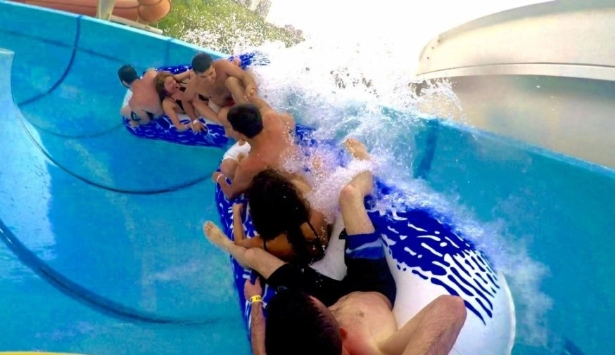 Аквапарк в Ереване Water World в Ереване: Аттракционы, Пенные Вечеринки, Гидромассажные Ванны, Семейный отдых,