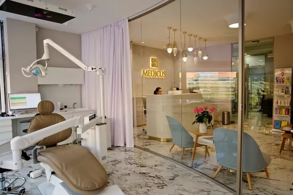 Стоматологический центр "Medicus".