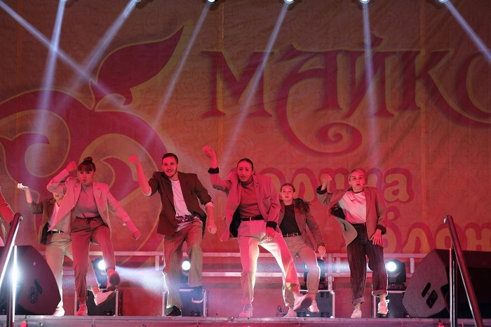 Школа танцев в Майкопе JAM в Майкопе: Танцы, Хореография, Учимся,