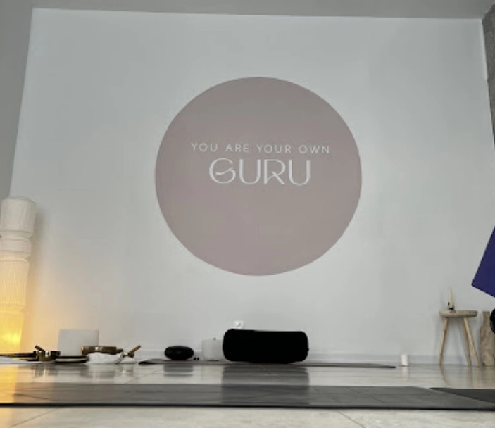 Студия йоги в Ереване Guru Yoga Studio в Ереване: Онлайн Занятия, Гармония Физического Здоровья, Релакс, Нравственно-Духовная Красота,