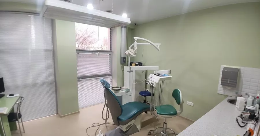 Стоматология Dental Sun Clinic в Сочи: Зубы, Ортодонт, Лечение кариеса, Установка имплантов, Виниры,
