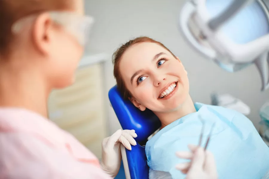 Стоматология VI-DENTA в Сочи: Зубы, Лечение кариеса, Установка имплантов, Виниры, Ортодонт,