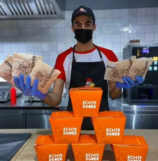 Кафе Echte Doner в Туапсе: Заказ навынос, Куриные крылышки, Хот-доги, Кавказская кухня, Детский уголок, Блюда на гриле,