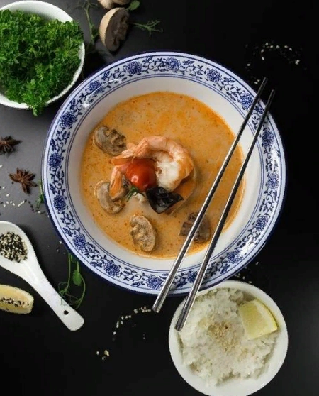 Кафе китайской кухни Харбин в Туапсе: Китайская кухня, Заказ навынос, Живая музыка, Проведение банкетов, Танцпол, Можно с ноутбуком,