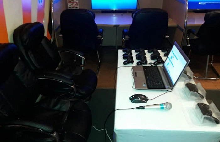 Интернет-кафе в Ереване Кибер Старс в Ереване: CS:GO, Dota, Киберспорт, Компьютерный клуб,