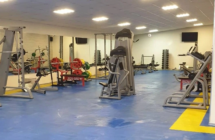 Тренажерный зал Olympus Gym в Адлере: Тренажерный зал, Групповые занятия, Сауна, Солярий,