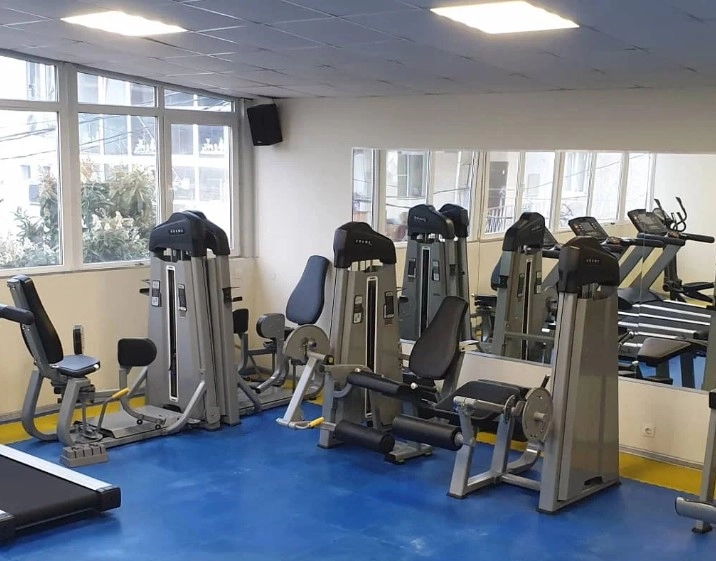Тренажерный зал Olympus Gym в Адлере: Тренажерный зал, Групповые занятия, Сауна, Солярий,