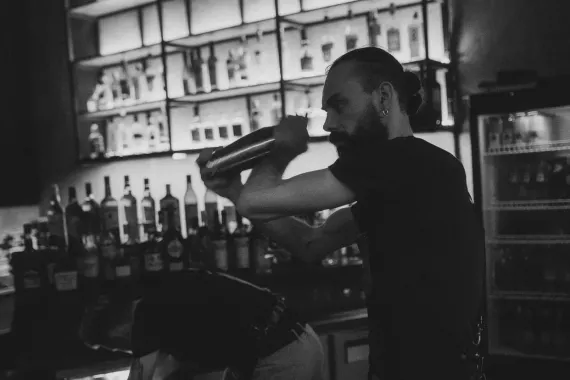 Лаундж-бар "Alibi"