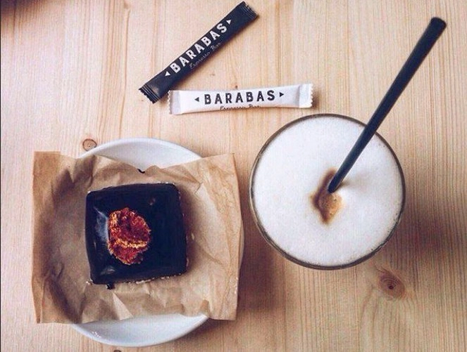 Кофейня Barabas Espresso Bar в Адлере: Кофе на вынос, Десерты, Завтрак, Фастфуд, Панорамный вид,