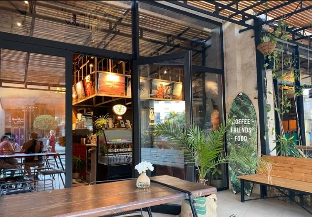 Кофейня Surf Coffee в Адлере: Кофе на вынос, Доставка, Фастфуд, Завтрак, Терраса,