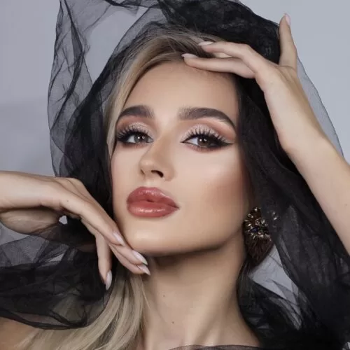 Курсы макияжа Makeup Atelier Training Center в Дубаи: Школа макияжа , Модели , Визажисты , Косметика ,