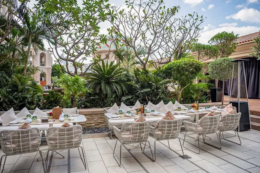 Отель Kempinski Mall Of The Emirates 5* в Дубаи: Люксовый отель , Открытый бассейн , Спа комплекс , Конференц-зал, Изысканные блюда ,