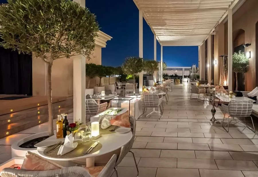Отель Kempinski Mall Of The Emirates 5* в Дубаи: Люксовый отель , Открытый бассейн , Спа комплекс , Конференц-зал, Изысканные блюда ,