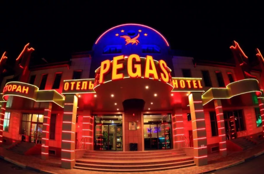 Гостиничный комплекс PEGAS в Краснодаре: Отель, Номера, Конференц зал, Ресторан, Бизнес центр,