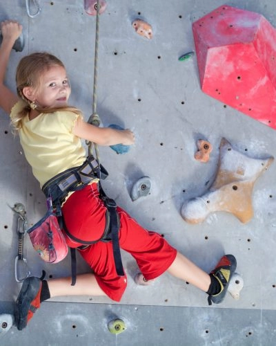 Скалодром Dorell Climbing Center в Дубаи: Скалолазание , Фитнес, Скалолазание по канату , Тренеры , Альпинизм ,