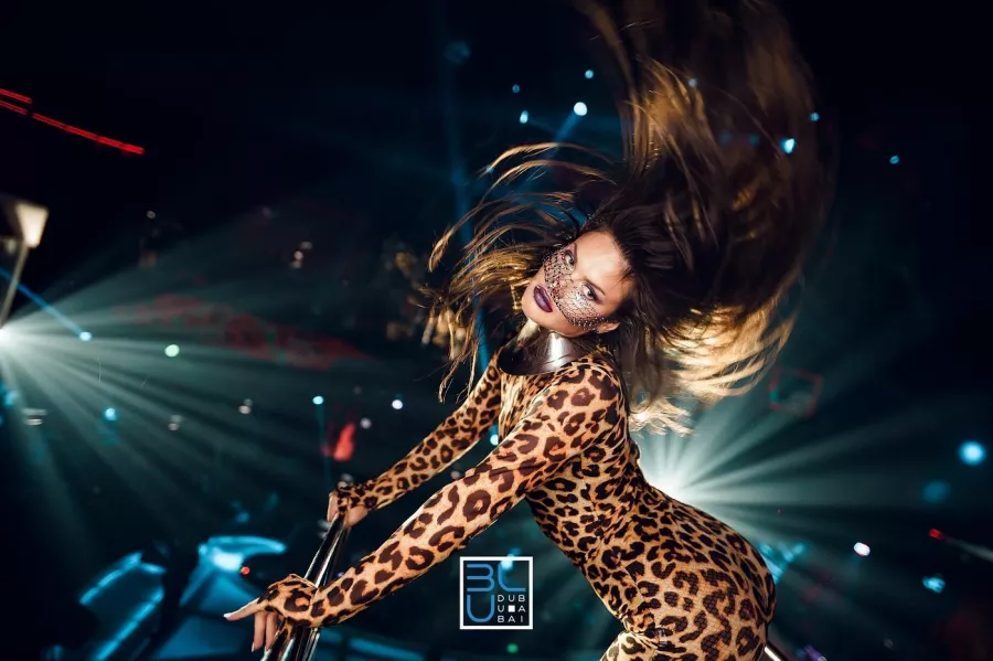 Клуб BLU Dubai в Дубаи: Бар, Вечеринки, Концерты, Диджей, Мода,