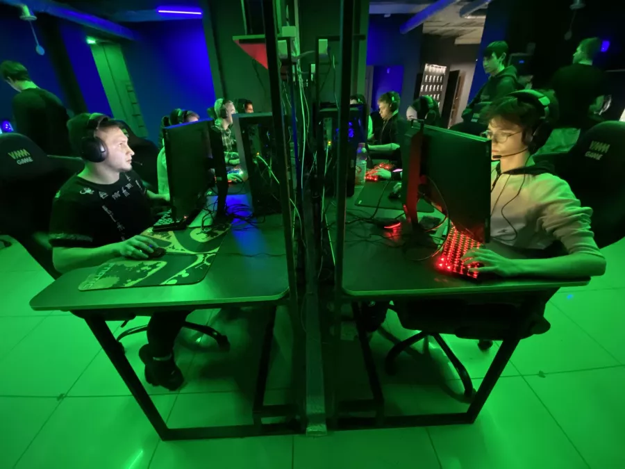 Компьютерный клуб Cyber Club в Краснодаре: Компьютерный клуб, Компьютерные игры, Games, Развлечение, Компания, Круглосуточно,