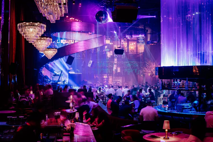 Клуб и бар Bla Bla Dubai в Дубаи: Бар, Вечеринки, Пляж, Бассейн, Мода,