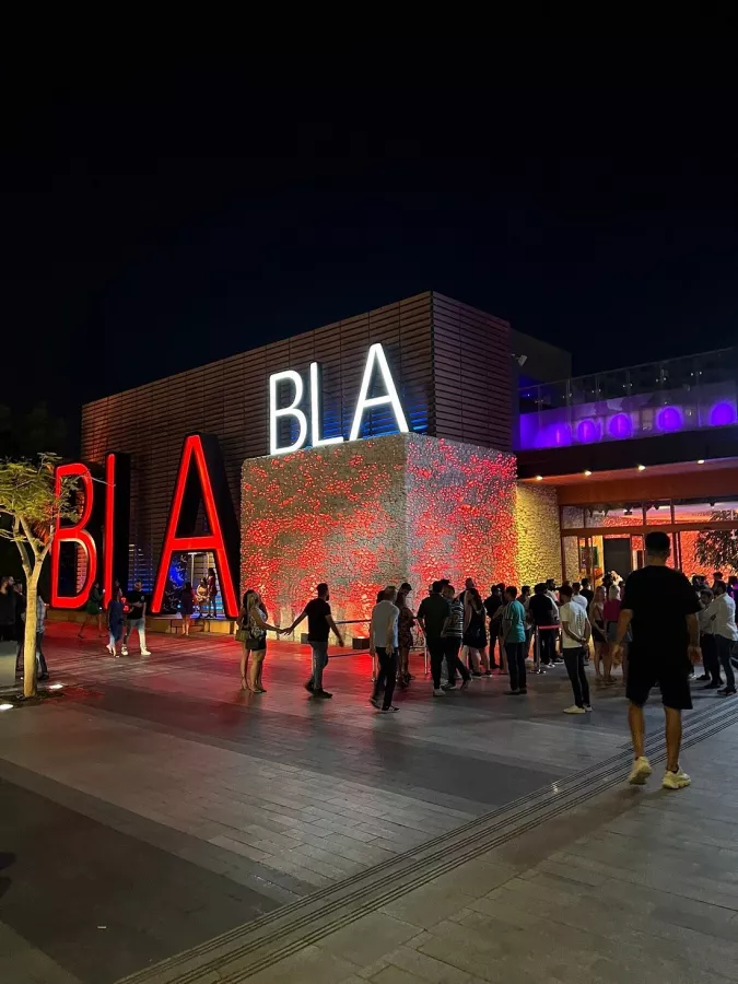 Клуб и бар Bla Bla Dubai в Дубаи: Бар, Вечеринки, Пляж, Бассейн, Мода,