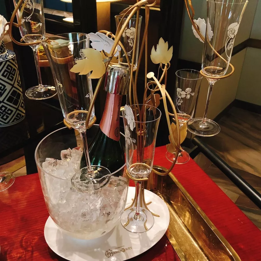 Ресторан Peacock Alley (Waldorf Astoria Beijing) в Пекине: Ресторан, Кафе, Классическая кухня, Китайская кухня, Доставка,