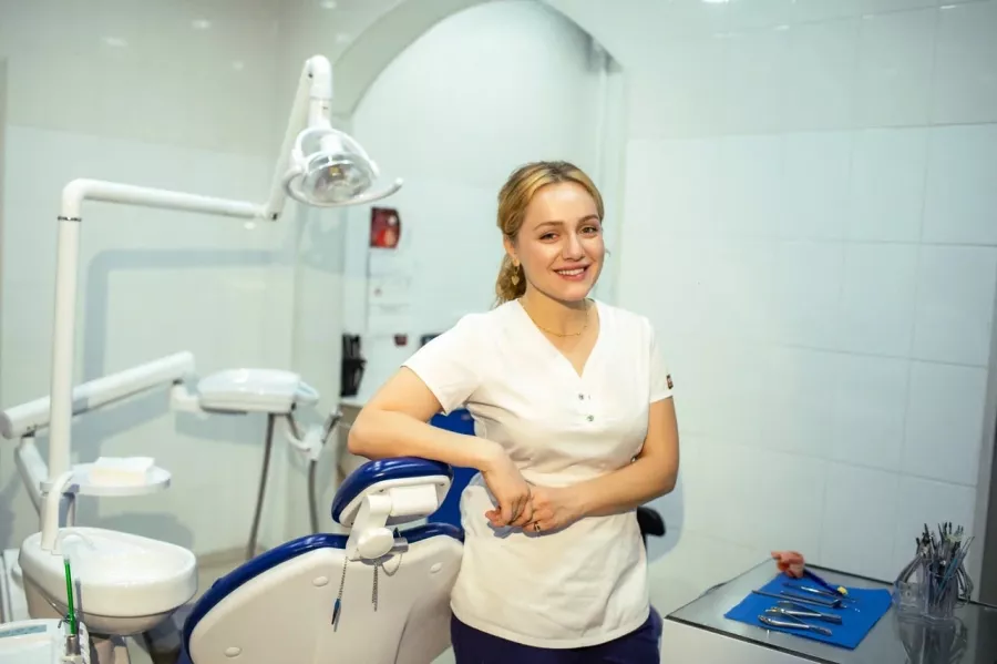 Стоматологическая клиника Royal Dental в Сочи: Зубы, Ортодонт, Лечение кариеса, Брекеты, Установка имплантов,